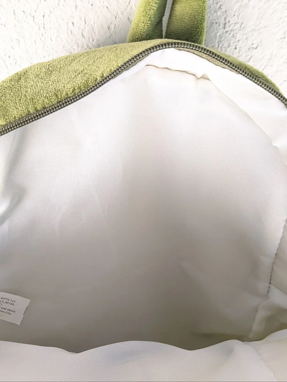 Kids Plush Dinosaur Backpack Zippered Mouth Pocket Green 3+ Unused Condition